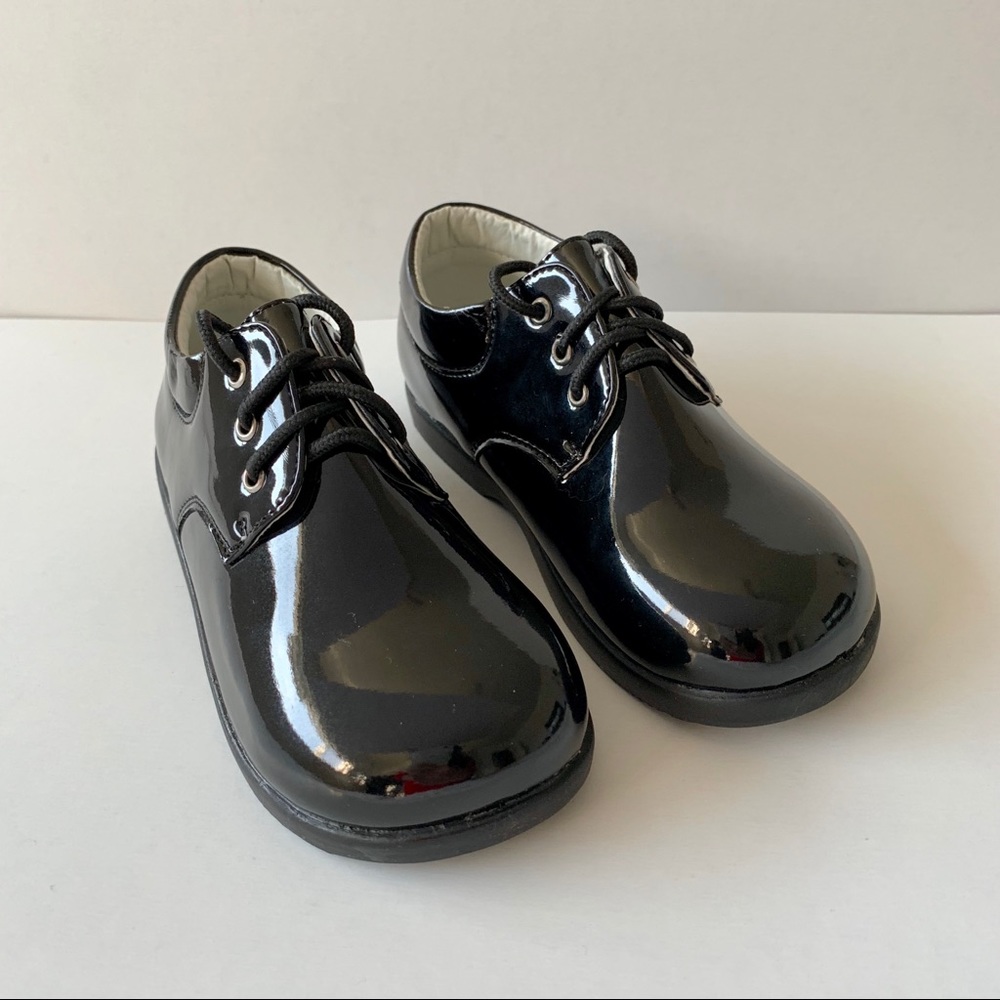 Fouger USA toddler shiny black dress shoes